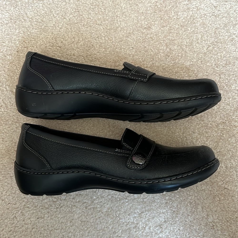 Collection by Clarks Women's Cora Daisy Black Shoes - 9-1/2 M - Picture 2 of 5